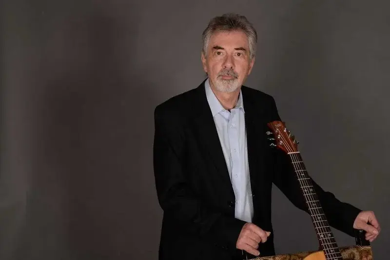 Ivo Jahelka, zpívající právník: Klášterky neklasicky