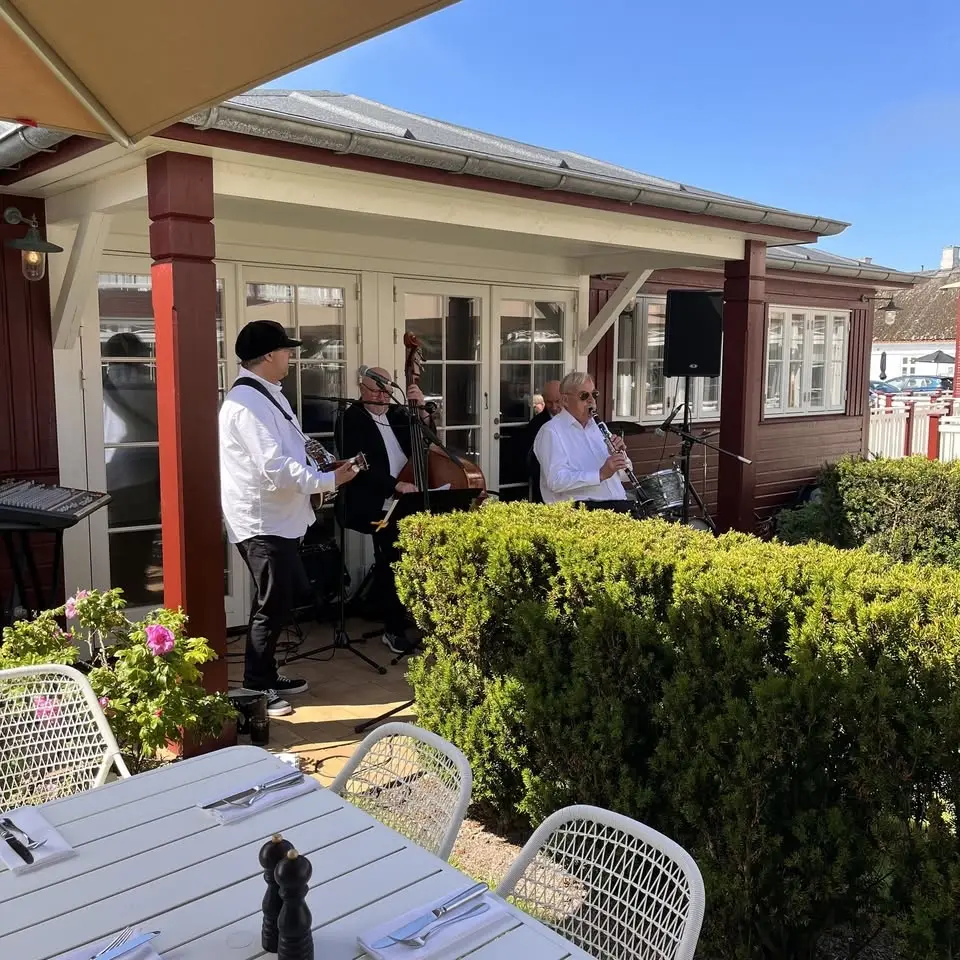 Frokost & Eftermiddags Jazz i Gårdhaven