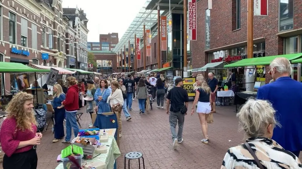 Zomerstad op z'n Frans - kunstmarkt Westerhaven 19 juli