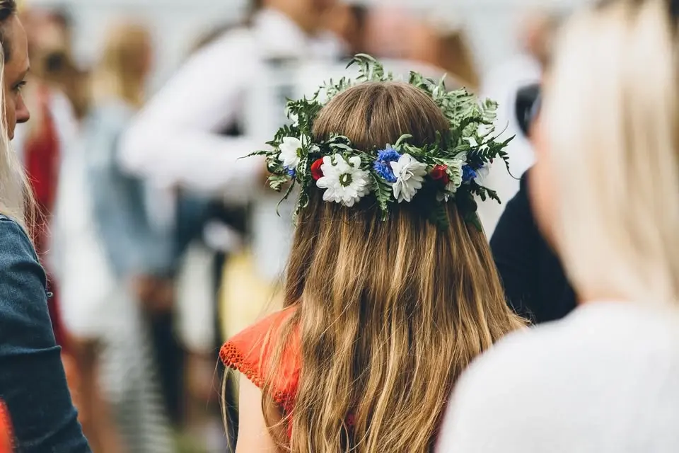 Midsommar vid havskanten