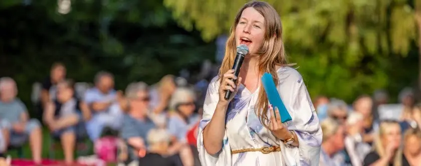 Sommarscen Svedala: Allsång i parken