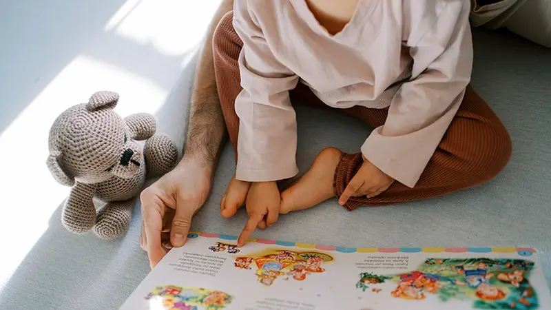 Sagostund på arabiska och svenska