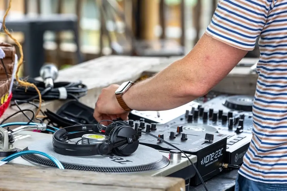 Saturday DJs at Barge East | Gardens & Terrace