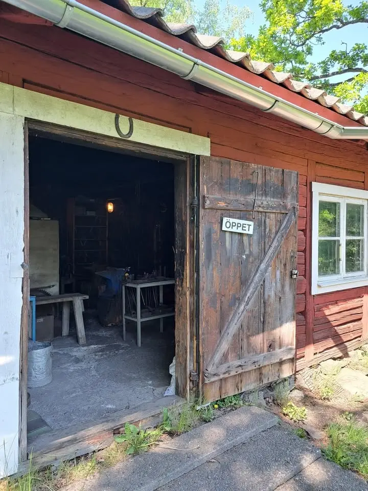Besök Björksättra smedja