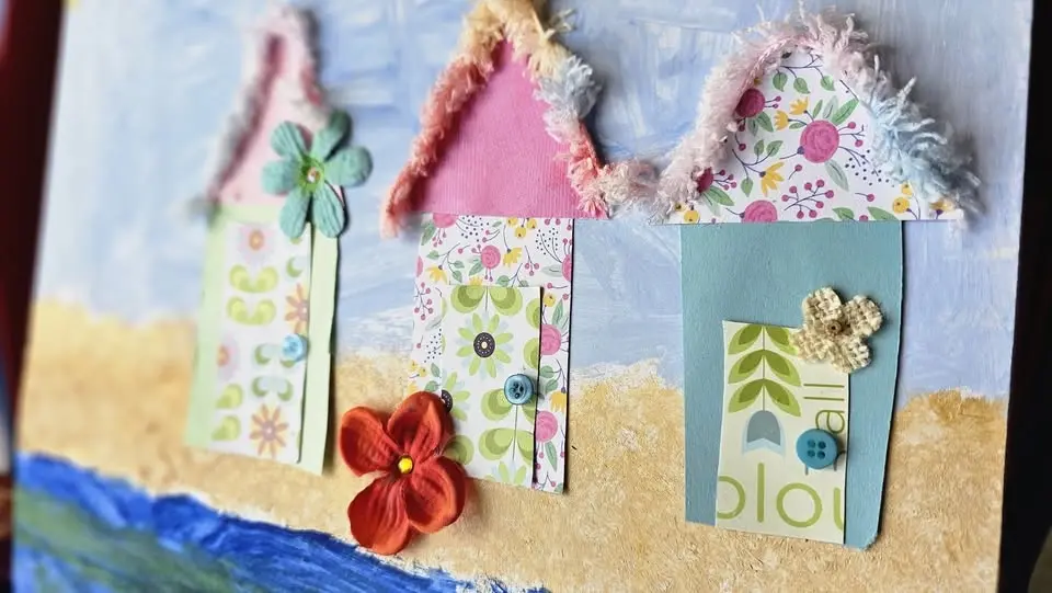 Drop-in Workshop | Beach Hut Canvases for 6-11yrs