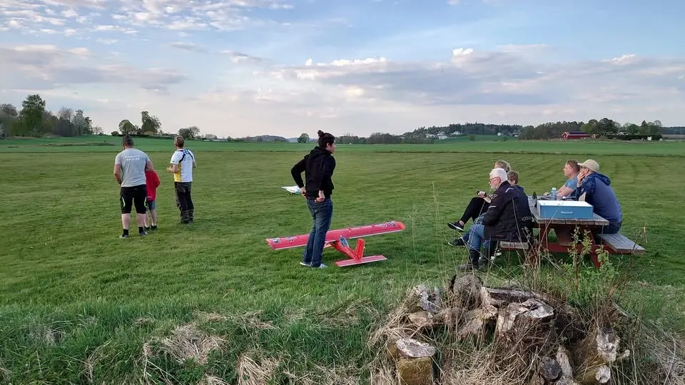 Torsdagsflyg på fältet! Varannan vecka 18:00-20:00