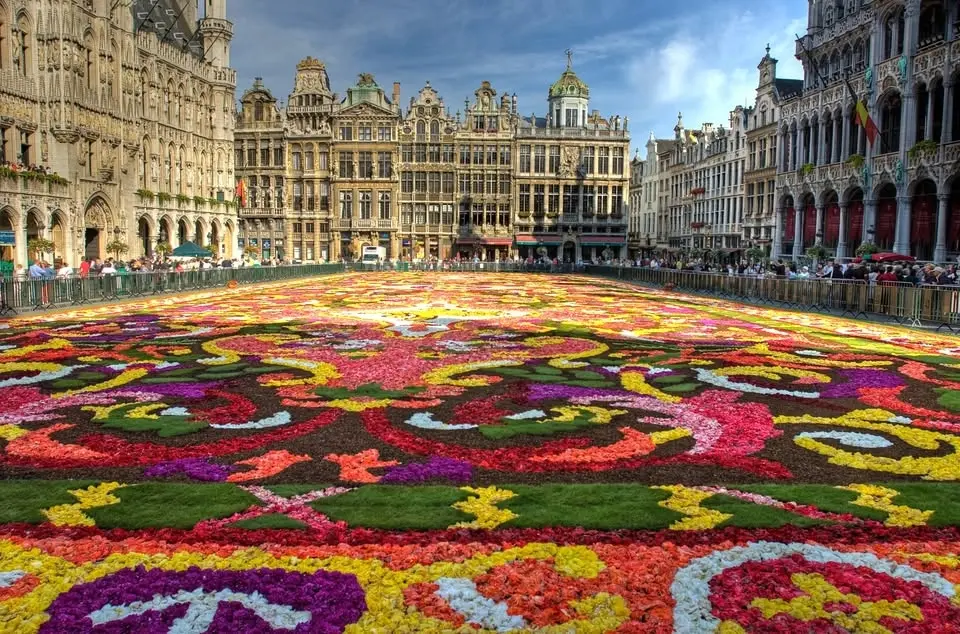 Departure K-Town: Brussels Flower Carpet
