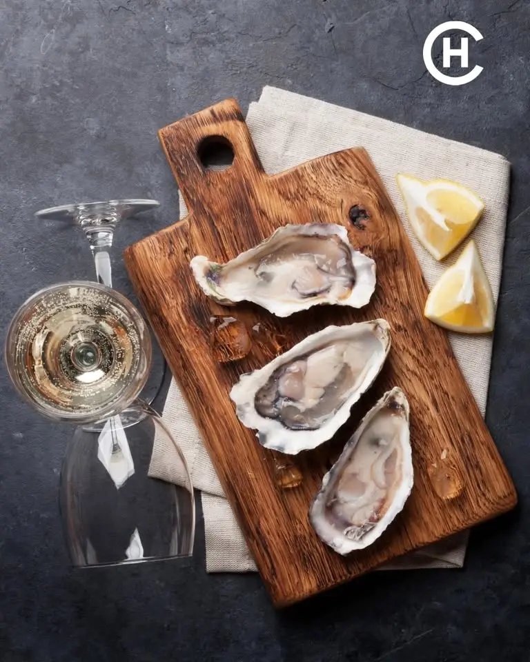 Friday Bar with Oysters & Bubbles 🥂