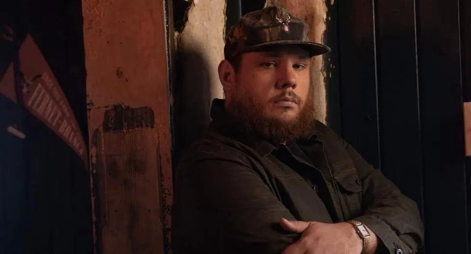 Luke Combs My Kind of Saturday Night