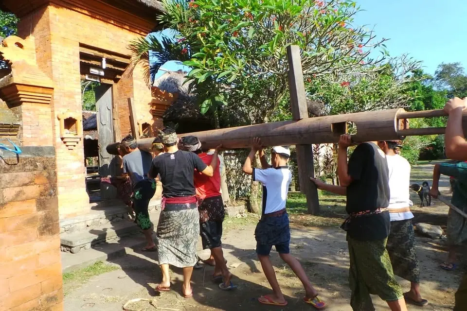 Ngebah Ayunan