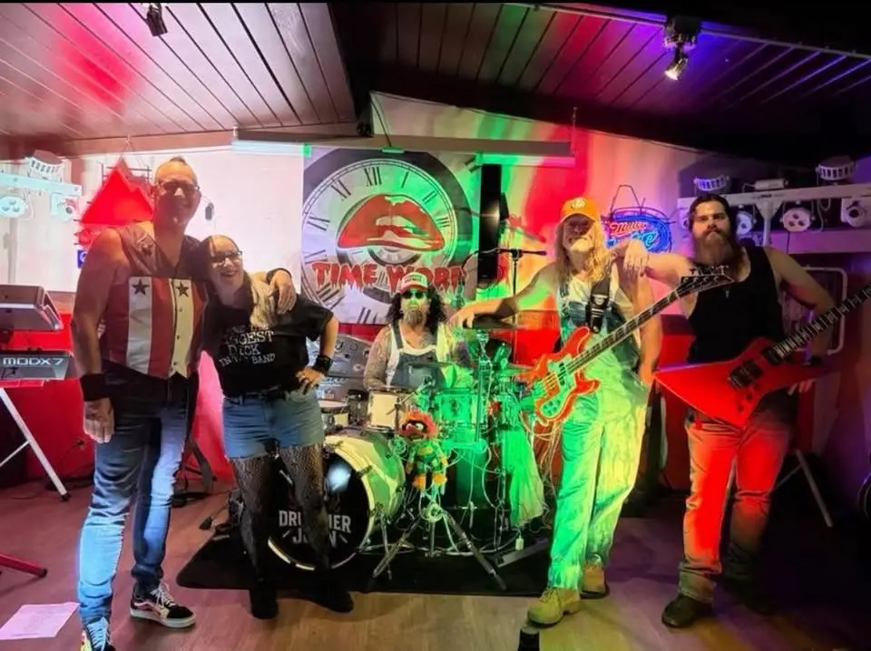 Time Worp @ BB's Bar!!!