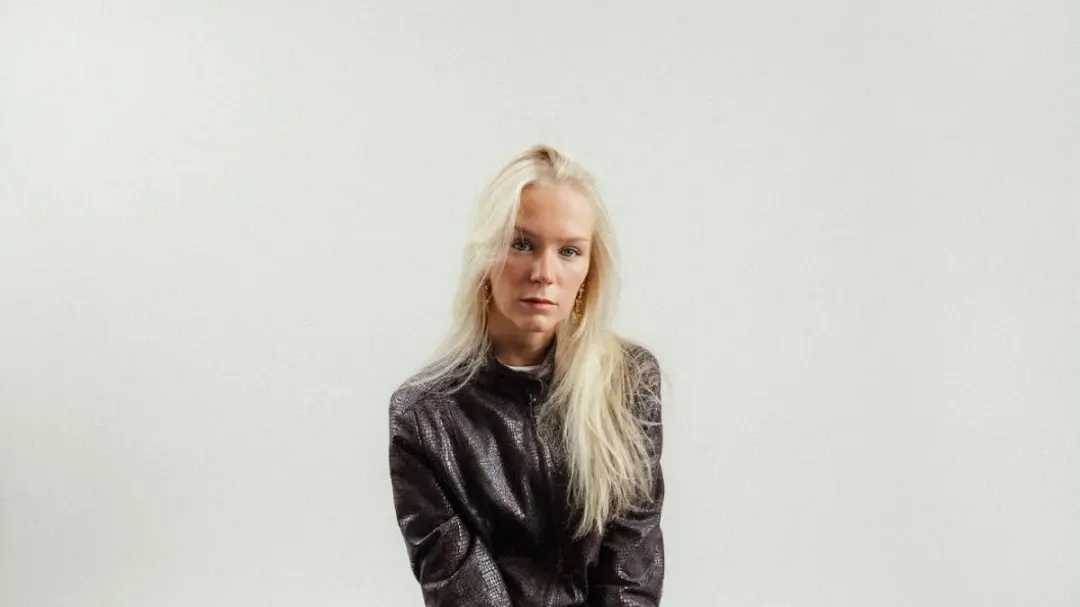 Lina Agger // Zanders