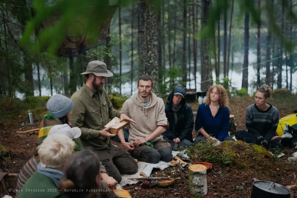 Naturliv sommarkurs - Slöjda i skogen