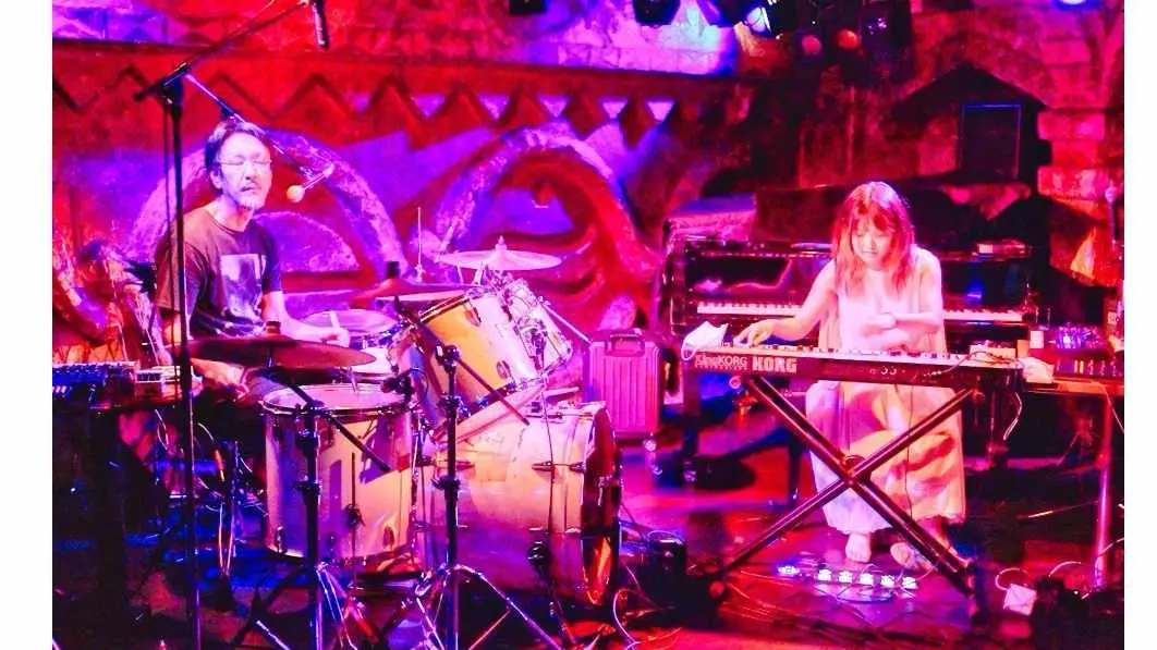 TATSUYA YOSHIDA & RISA TAKEDA