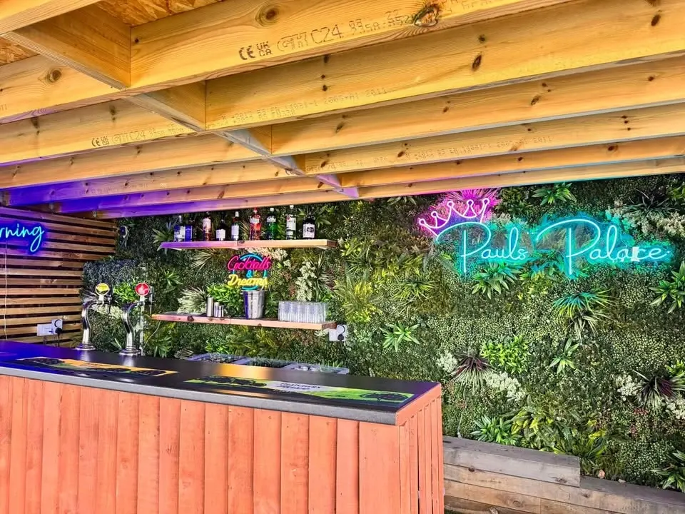 Garden Party is back! Fox and Hounds Wroughton 