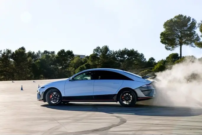 Hyundai på Midnattsolsrallyt – IONIQ 6 N Sverige-premiär