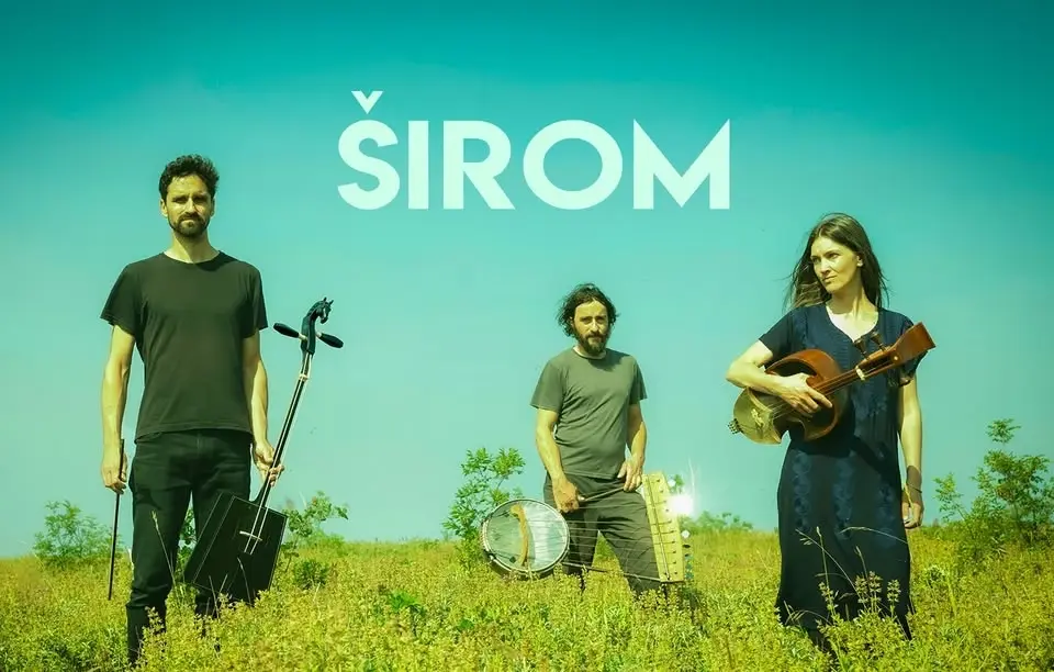 Širom + Athina B