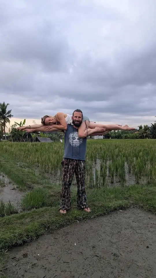 Acro Yoga Intensiv Weekend with Jacob Brown in Hamburg