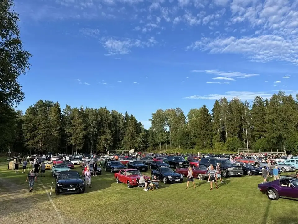Veteran/Entusiastfordonsträffar på Slåttervallen 