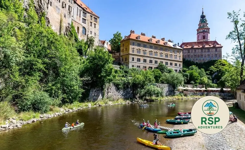 🌊 Weekend Canoe Adventure on the Vltava! 🛶