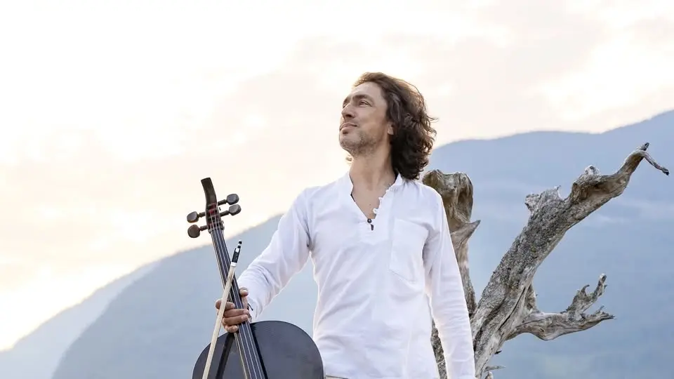 IAN MAKSIN in ANCHORAGE AK: Songs of Love & Peace