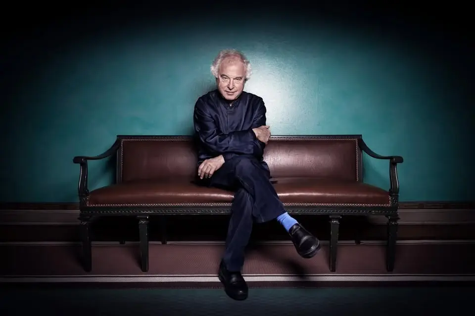 Sir András Schiff piano
