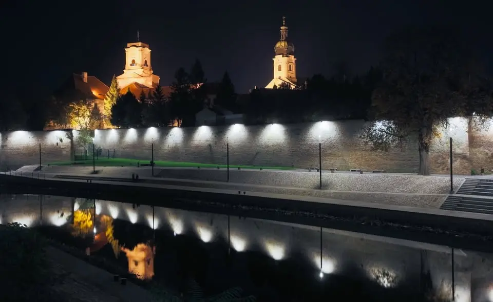 Nyáresti Győri Helytörténeti Séta Győr éjszakai fényeivel 👞🍺