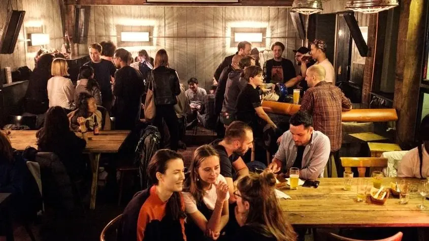 Reading Party (Bar Edition) 🍺📚