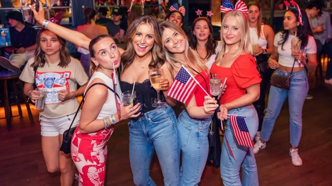 July 4 Bar Crawl London