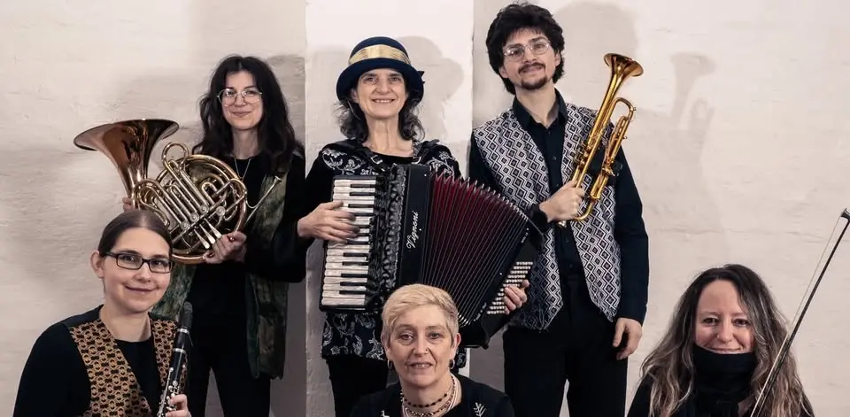 Hop Skotshne Klezmer Band + Yiddiomatikh at Jamboree