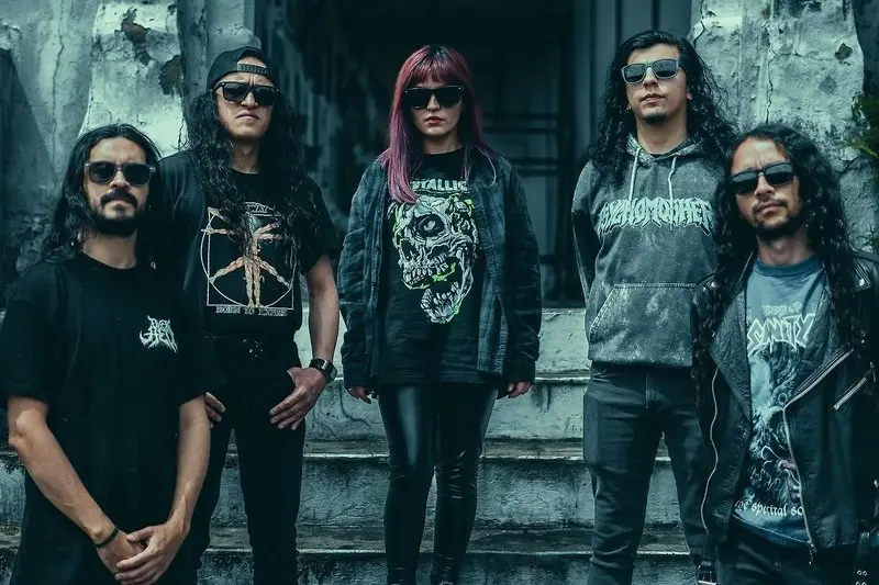 Under the Blade vol. I