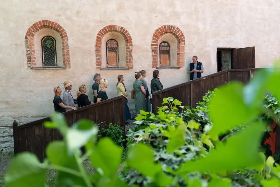 Stadsvandring: Bakom låsta dörrar 