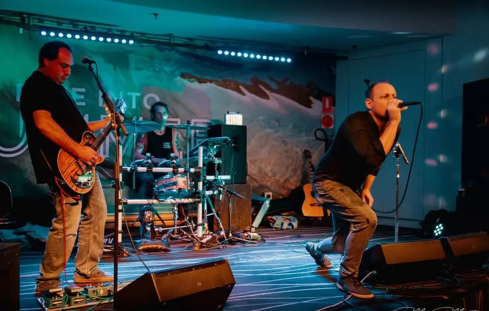 Smashed Crabs Duo LIVE at Currumbin RSL on ANZAC Day