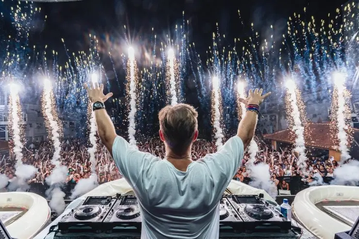 David Guetta presents F*** ME I'M FAMOUS!