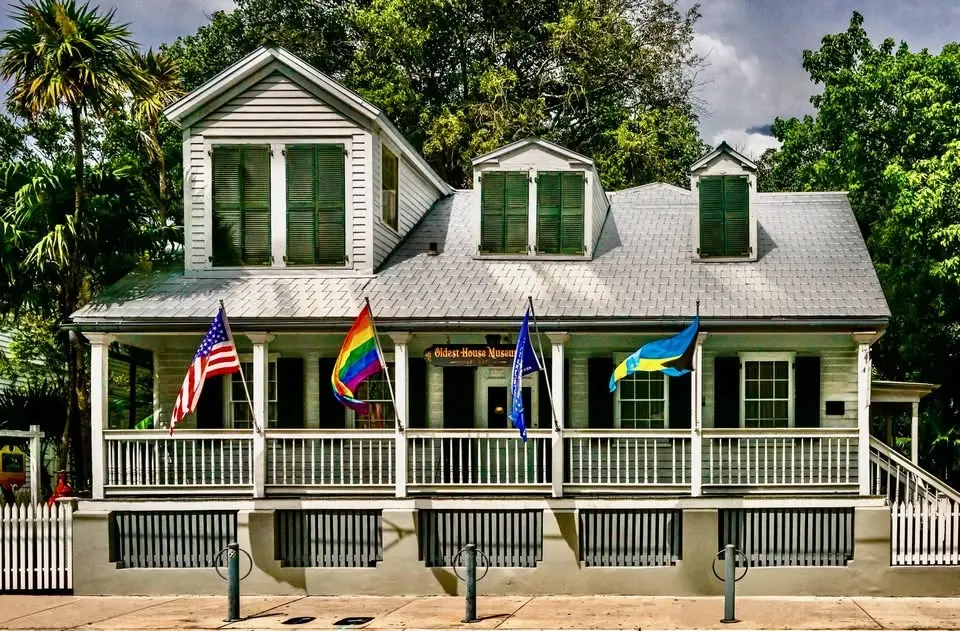Early Bird Clean Up Lower Duval Street co-hosted by Oldest House Museum & Gardens & The Saint Hotel