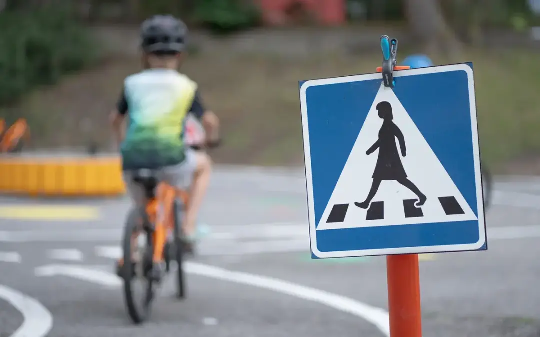 Lär dig cykla och prova roliga cykelaktiviteter på Taxingeplan