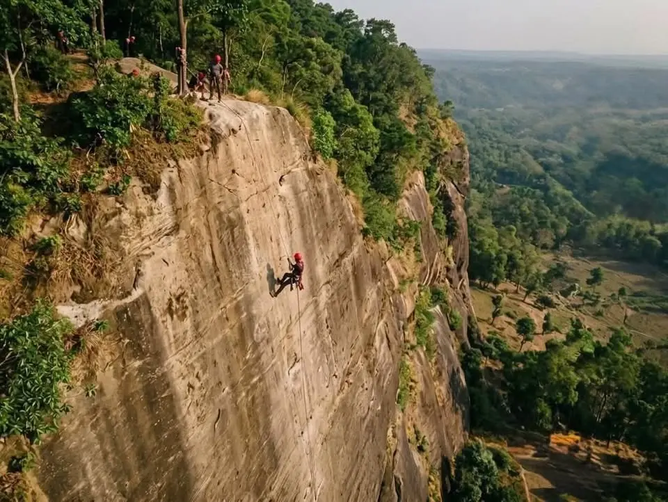 ২৫০০ টাকায় পন্থিছিলা ৩২০ ফিট লং ফেস রেপলিং