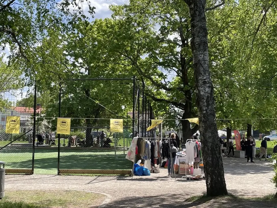 Loppis i Aspöparken