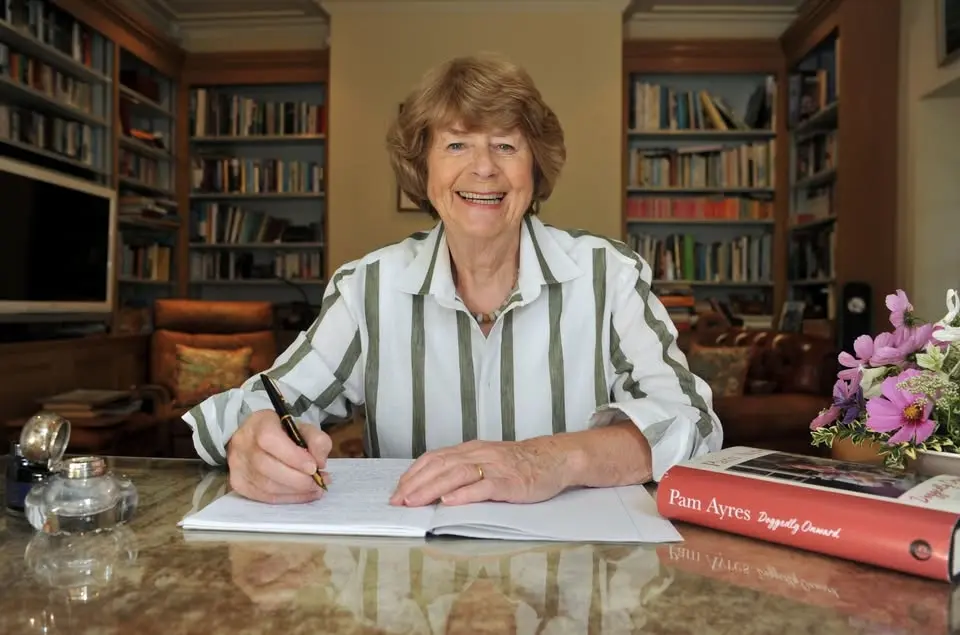 Pam Ayres - Doggedly Onward: A Life In Poems