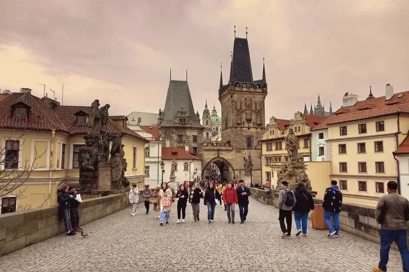 Tradiční procházka Starou Prahou po Královské cestě s netradičním průvodcem