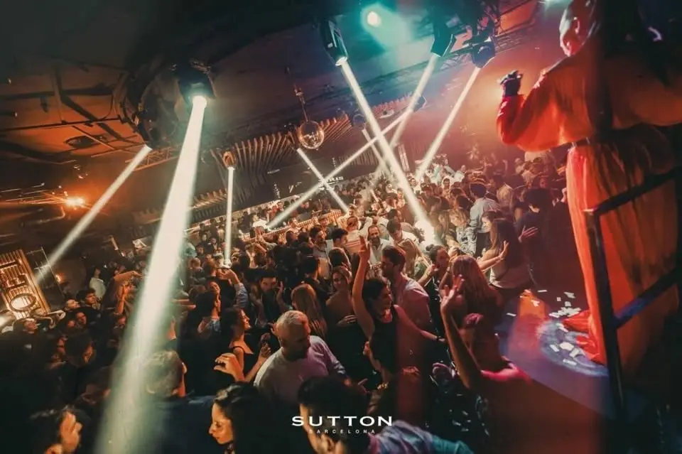 Sutton Barcelona - Free pass - Friends List