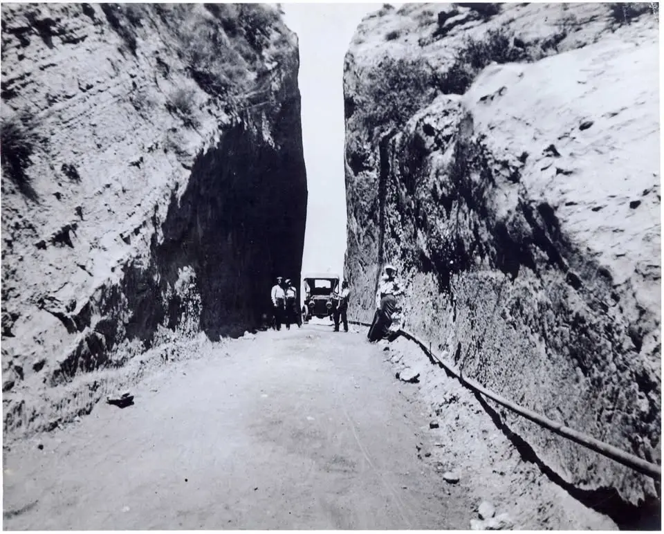 Before Route 66: Early Road Travel and the Birth of Highway Signage