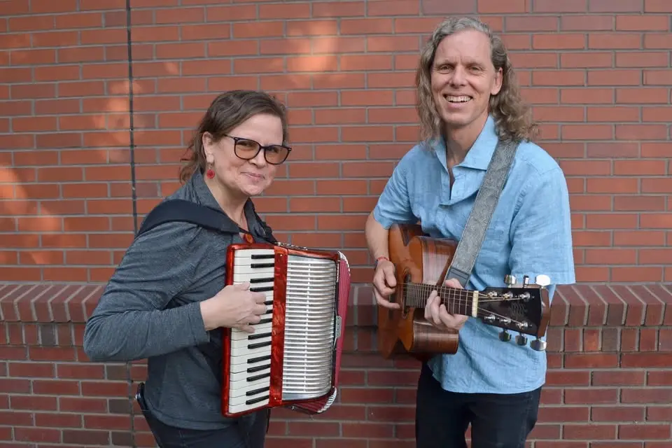 Pepper and Sassafras - Fayetteville garden concert