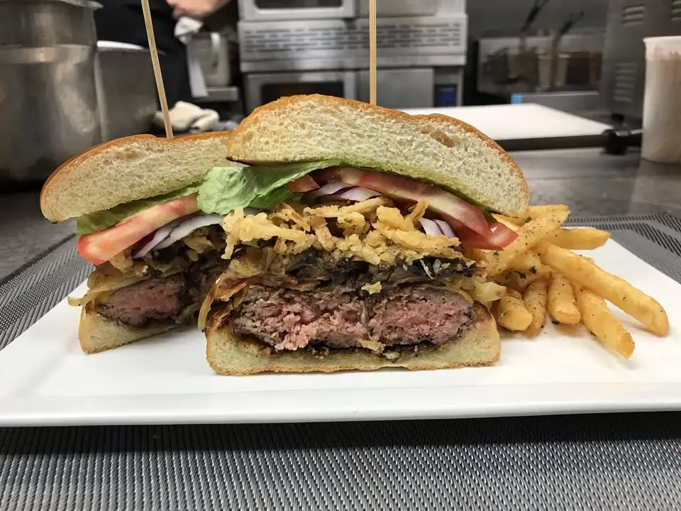 ⭐ FRIDAY & SATURDAY FOOD SPECIALS ON THE PATIO 5-8pm  ⭐ 20% DISCOUNT (& more) OFF COMFORT FOOD MENU 