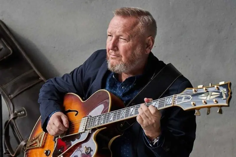 Jazz on the Roof: Roman Pokorný Gitan Trio