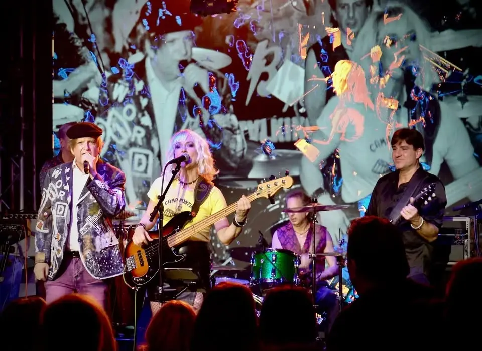 Blondie Meets Talking Heads at Barking Mad Cafe