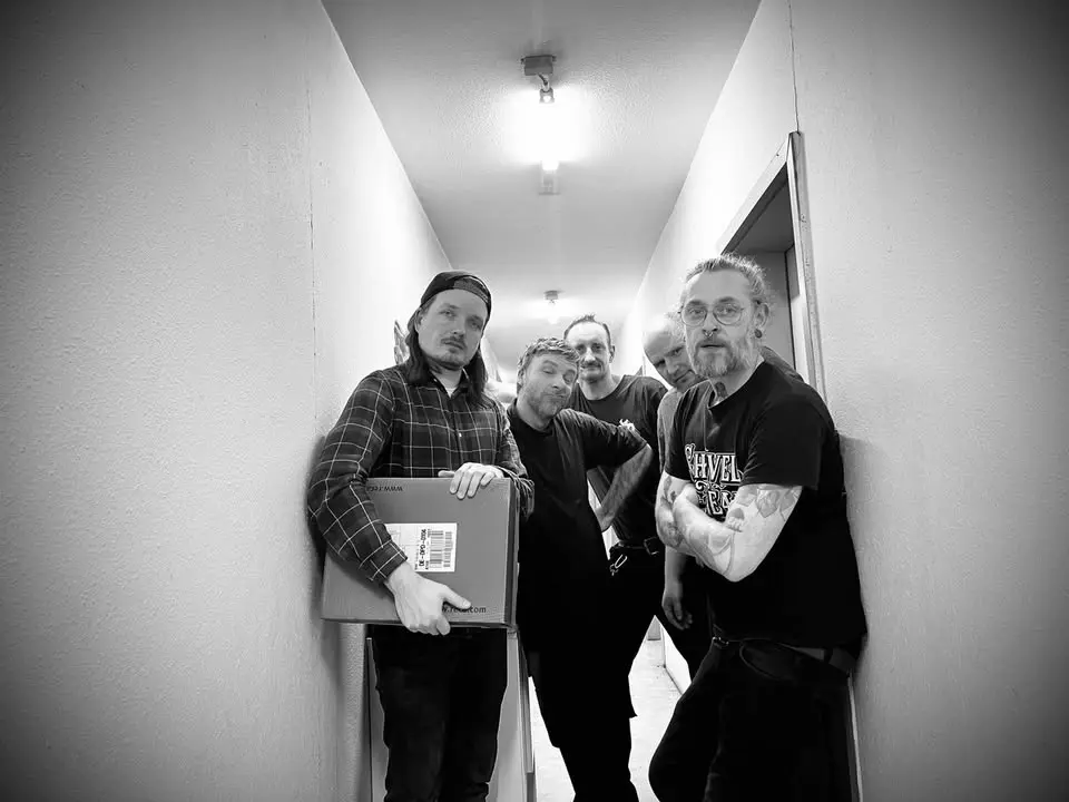 Shutcombo (punk, Bad Dürrenberg) + Artikel 5 (punkrock, Berlin) + DJ from 10 pm