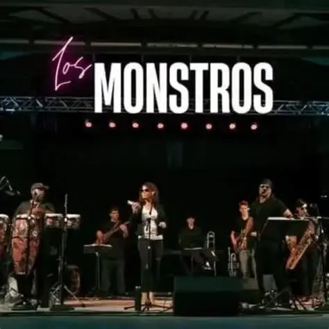 Los Monstros in West Shore