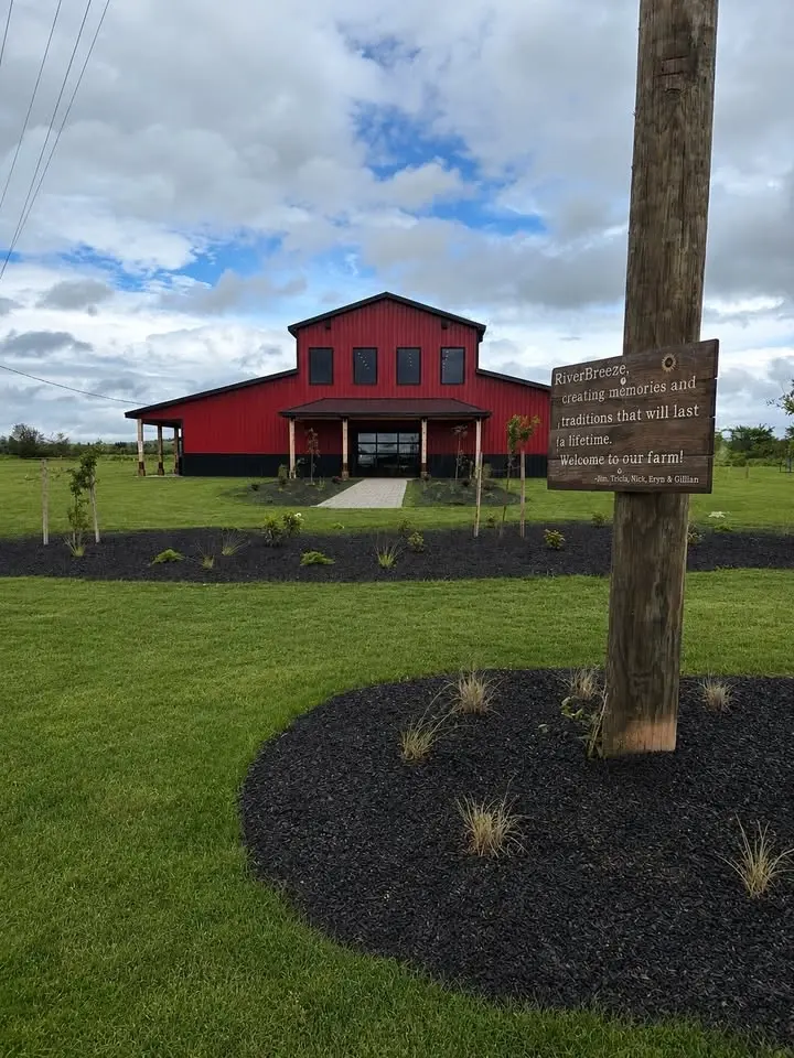 Holiday Market at Riverbreeze Farm