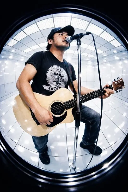 Mikey Starterkit Perez (On the patio)
